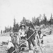 Cover image of John Hunter (Îhre Wapta) (Dry River Rocks), George McLean (Tatâga Mânî) (Walking Buffalo) and their families